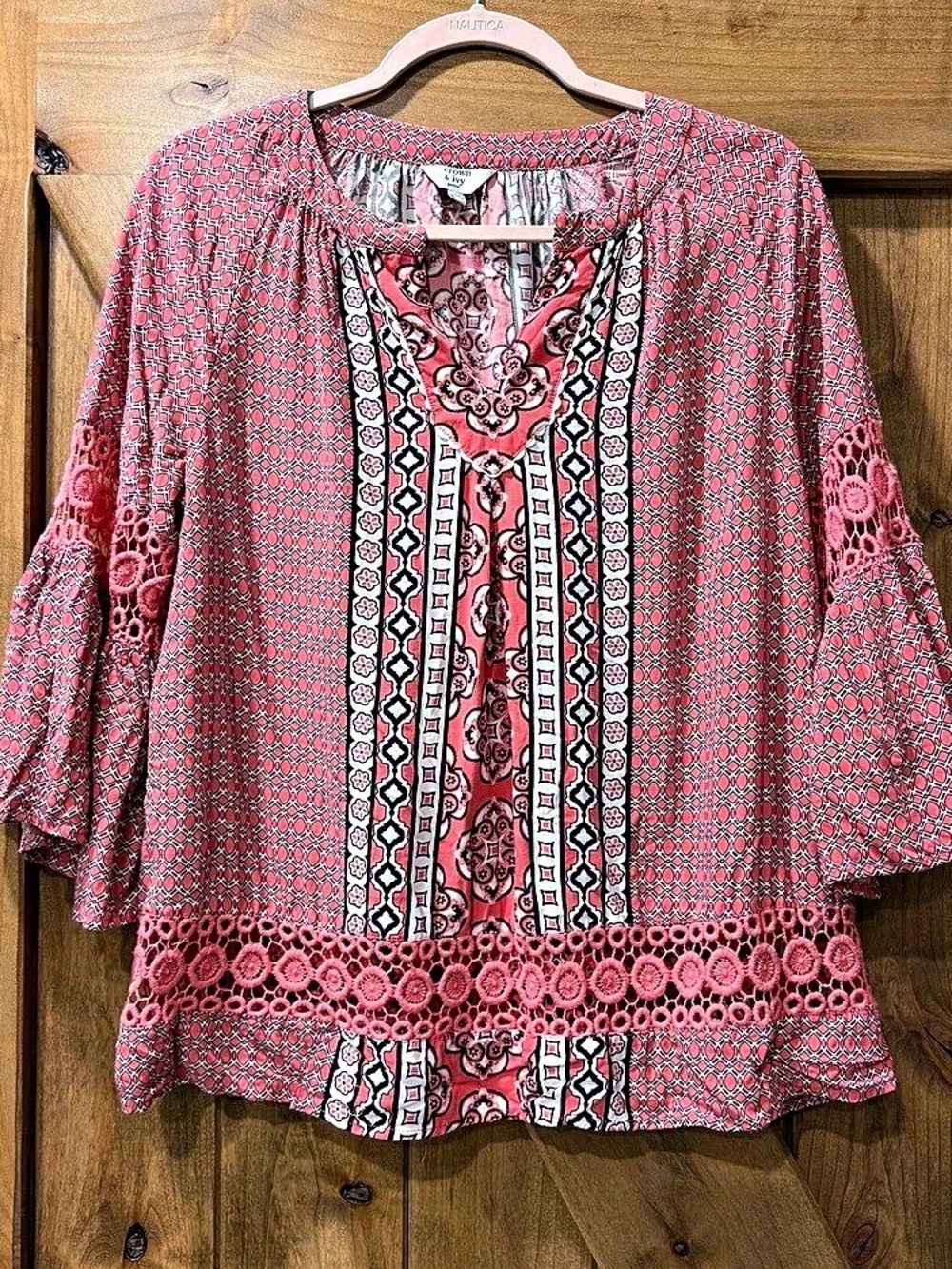 Crown & Ivy Women’s Petite Pink Geometric Print Crochet Lace Trim Top Sz PM